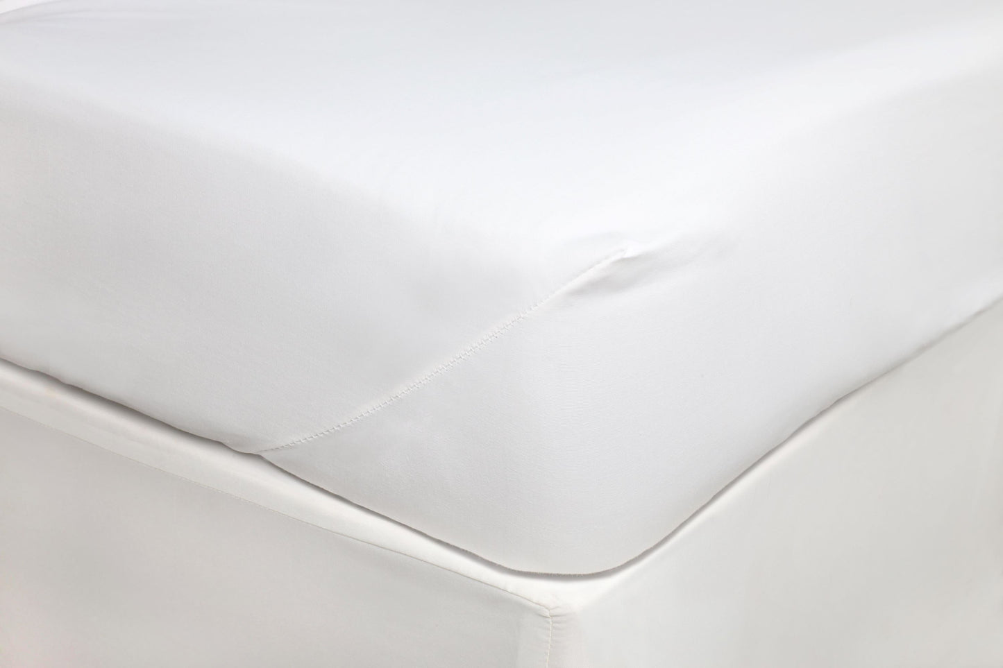 martex-green-fitted-sheet-white-detail-001-6-23-3000px.jpg