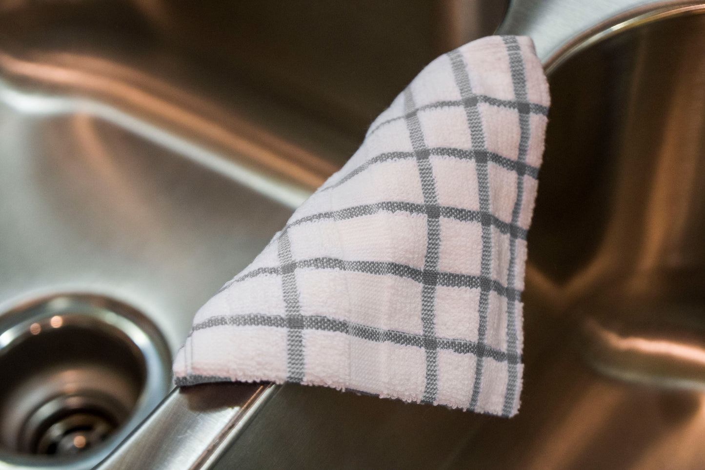 martex-kitchen-dish-cloth-stripe-gray-lifestyle-001-6-23.jpg