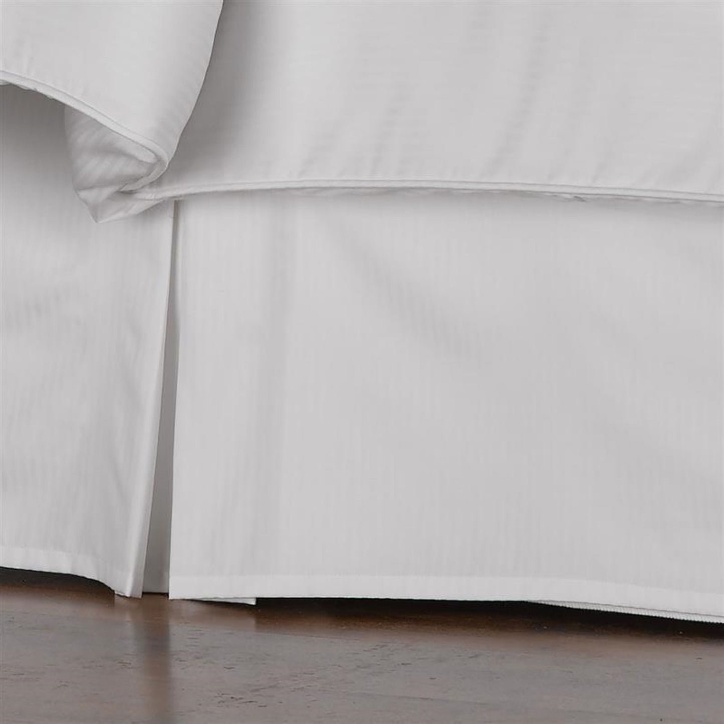 striped_bedskirts__06674.jpg