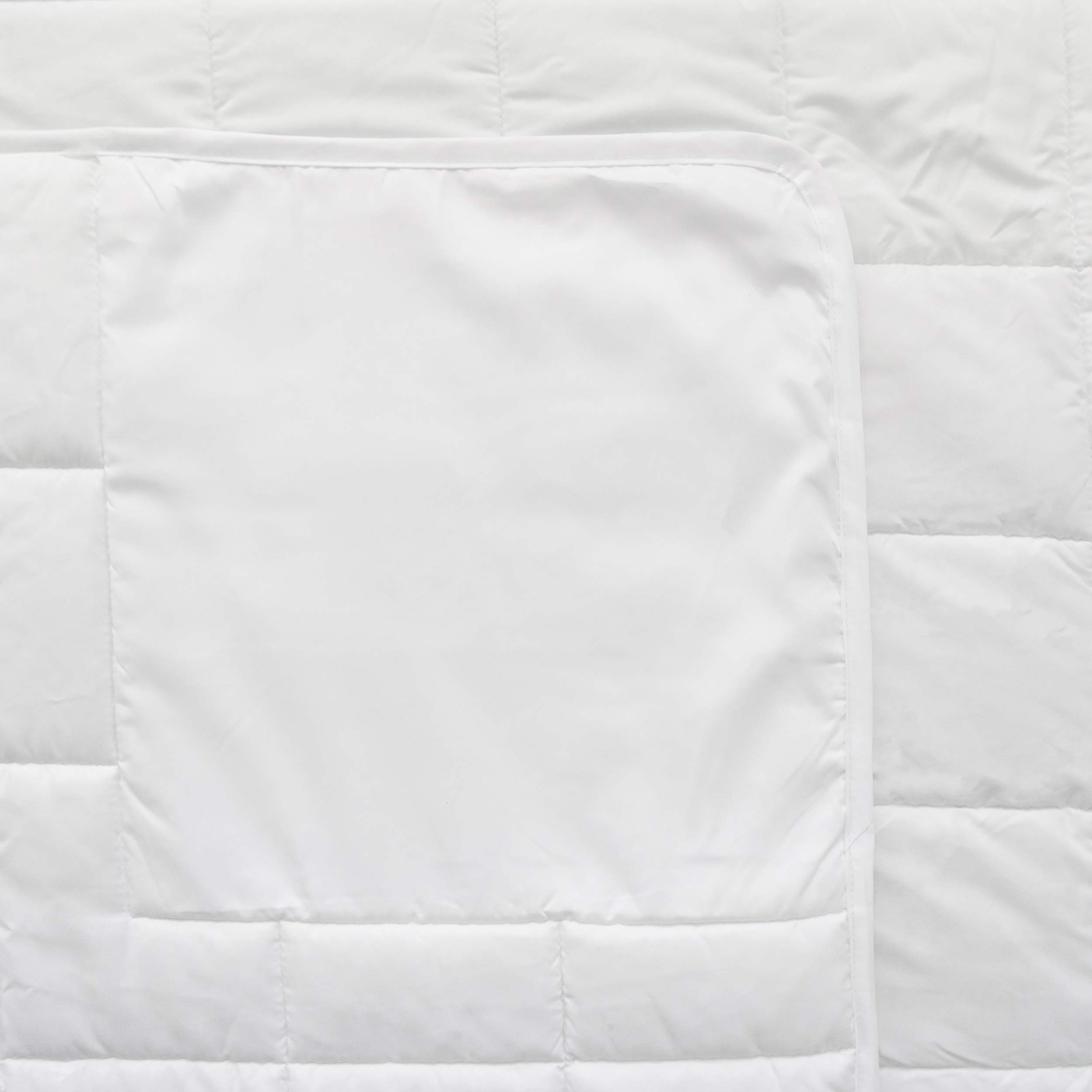 white flex microfiber blanket corner