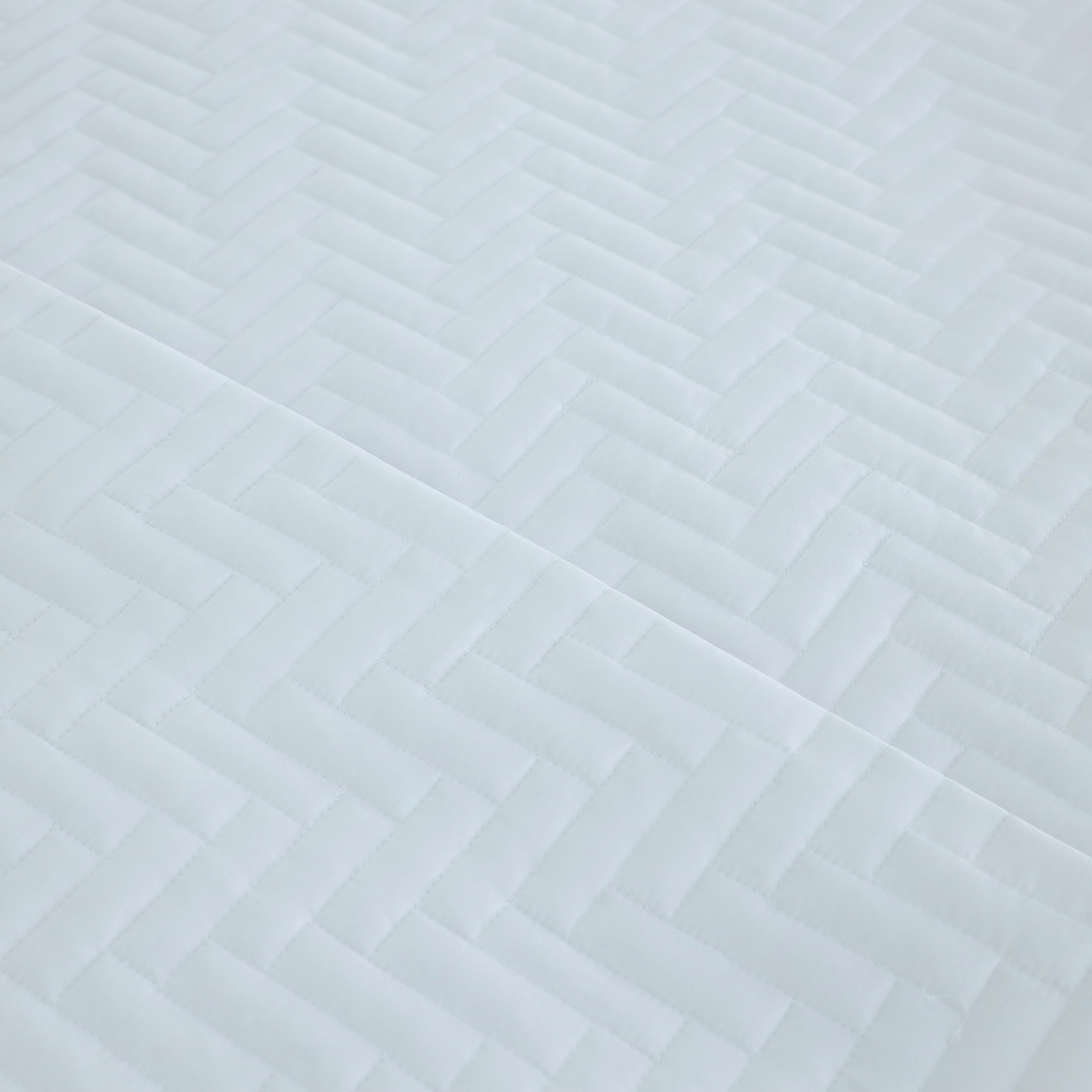 Martex Ultra Touch Suites Coverlet