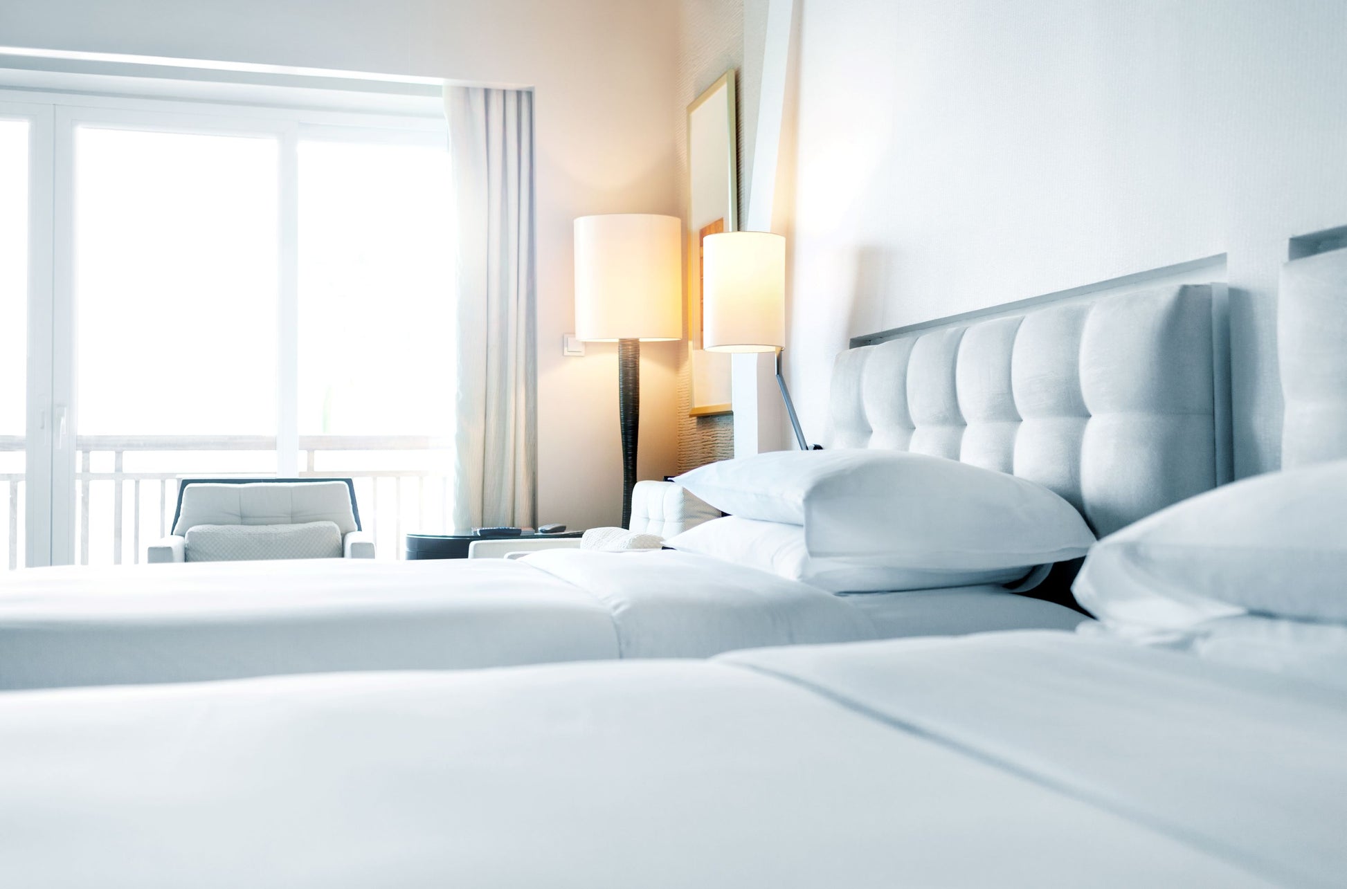 five-star-sheets-t300-white-lifestyle-6-23.jpg