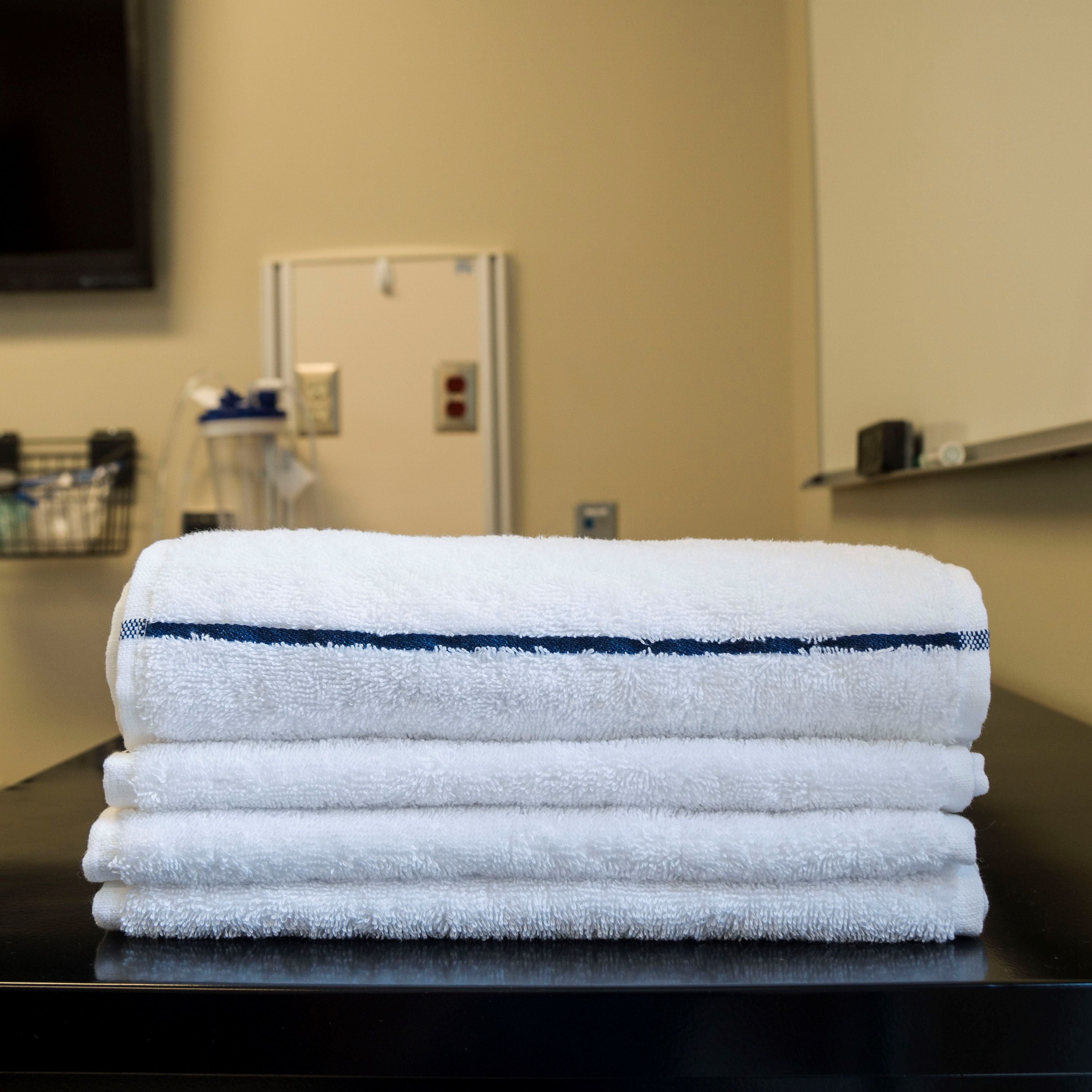 martex-active-towel-white-blue-stripe-lifestyle-001-6-23.jpg