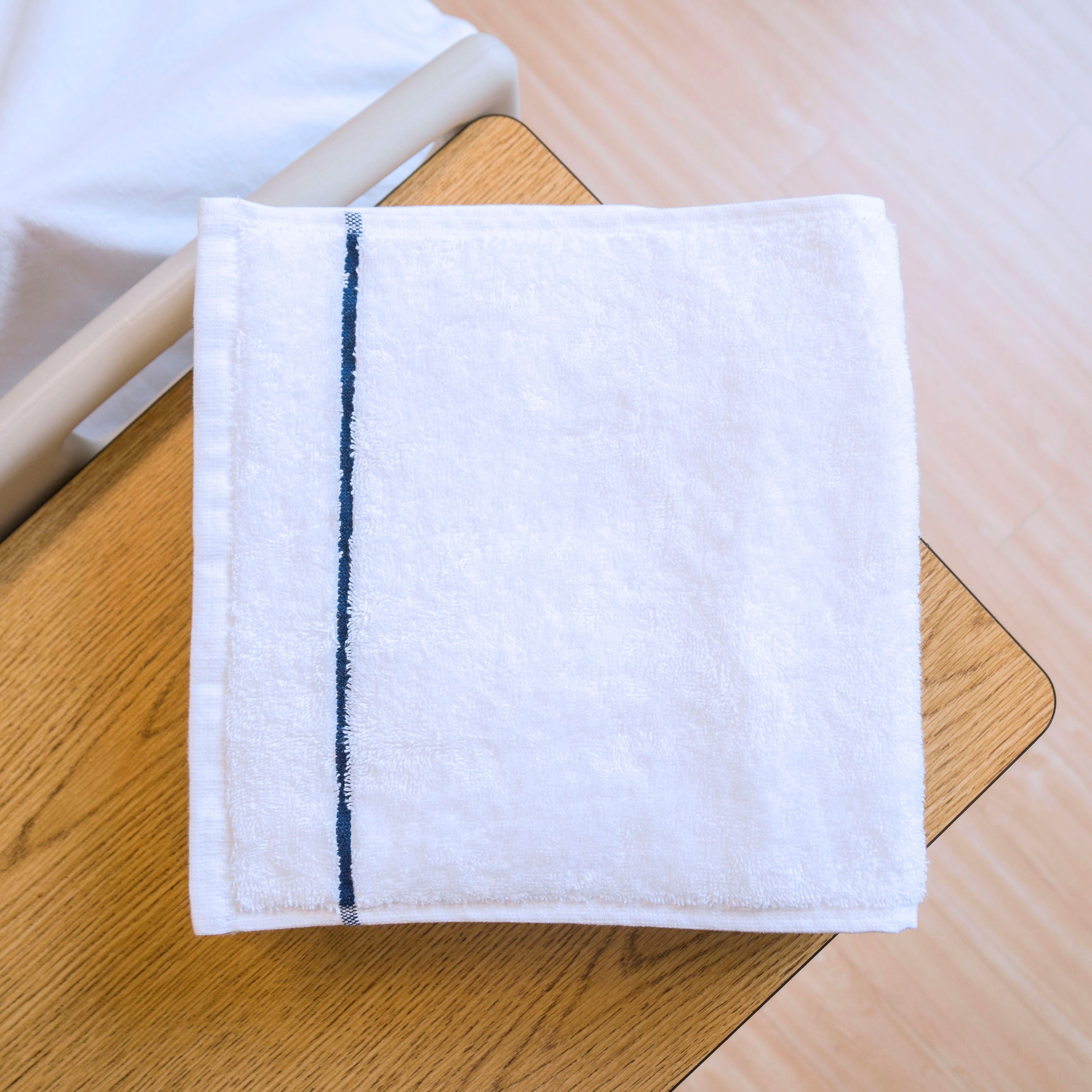 martex-active-towel-white-blue-stripe-lifestyle-004-6-23-3000.jpg