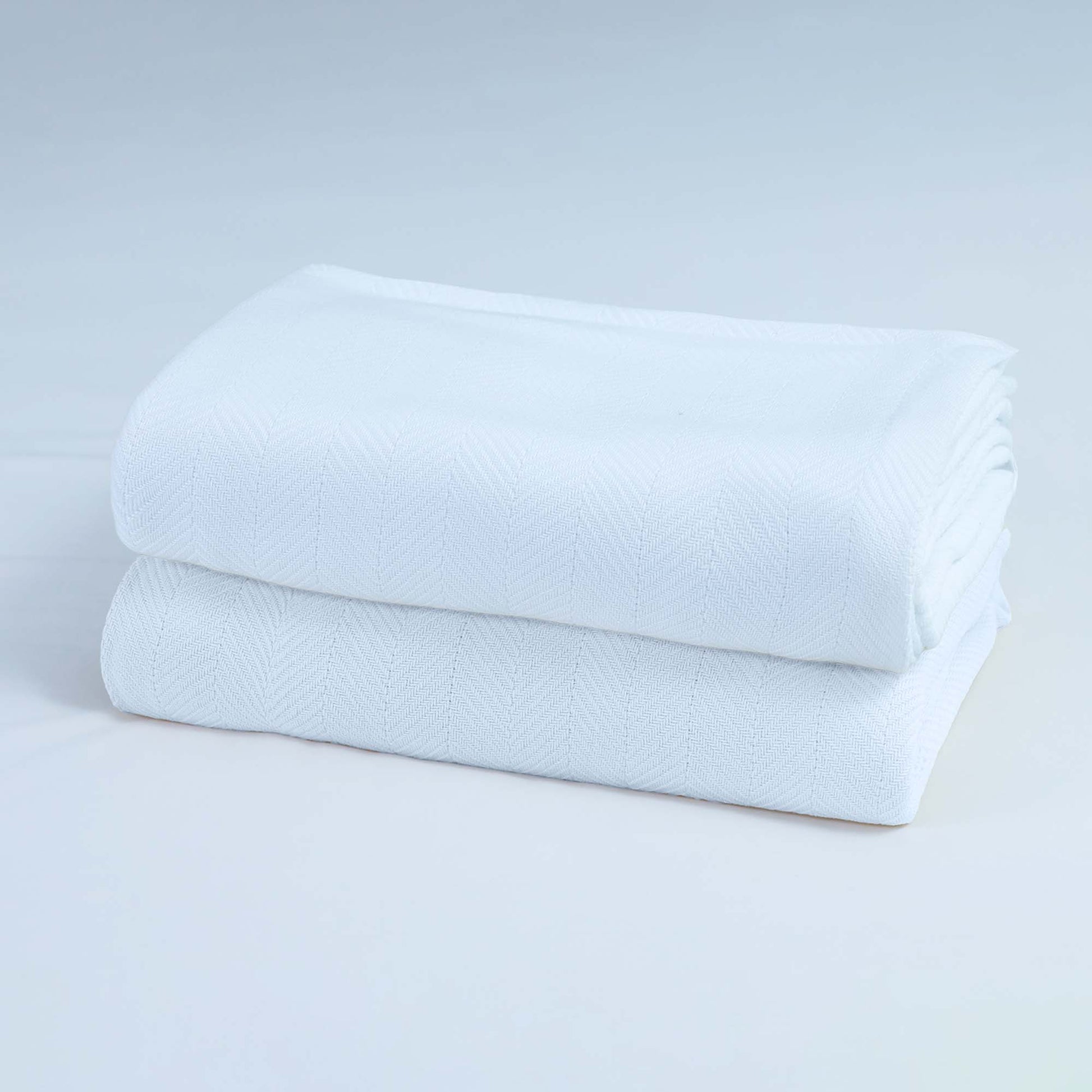 martex-atlelier-luxe-blanket-white-web-ready-4.jpg