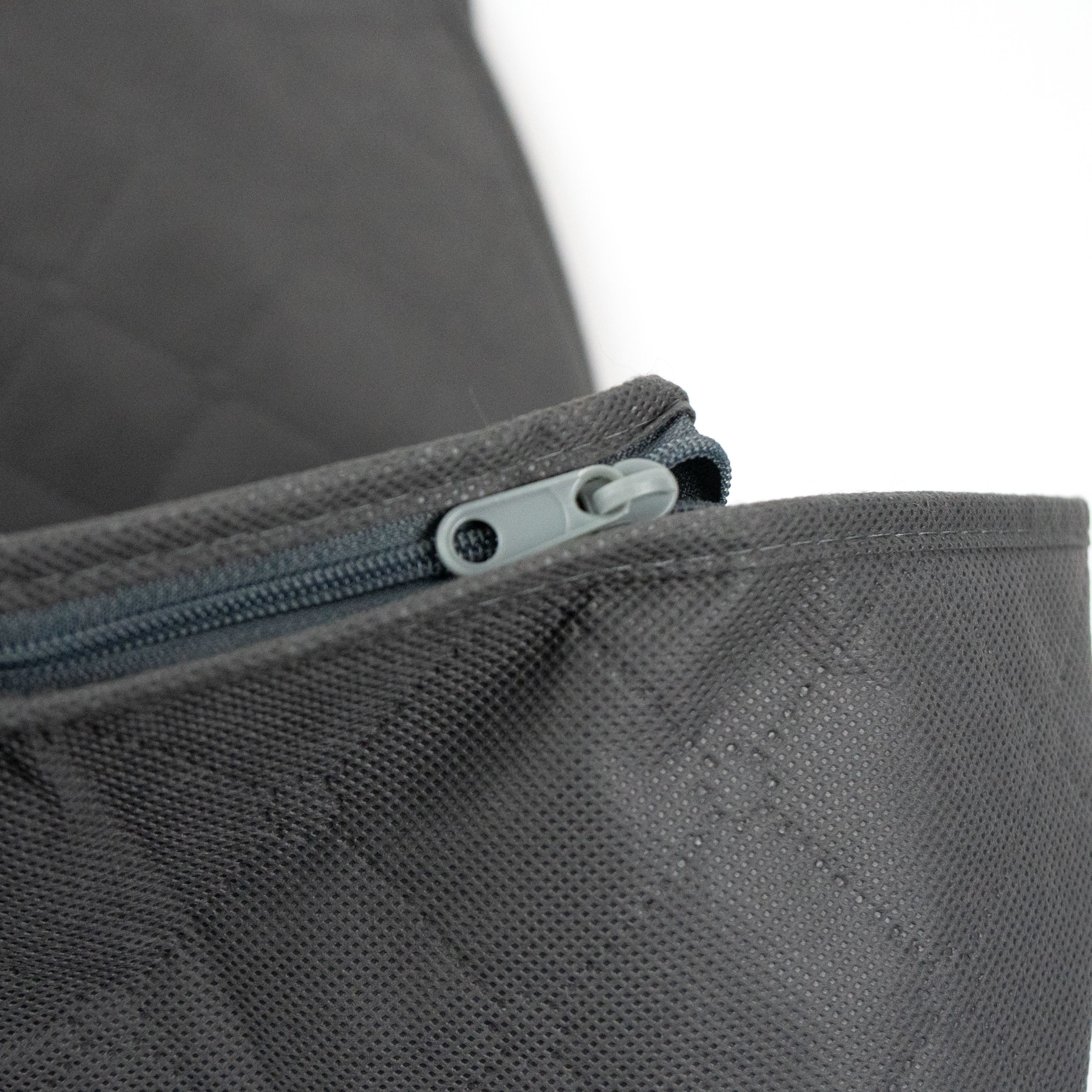 martex-basics-blanket-bag-gray-detail-002-6-23.png