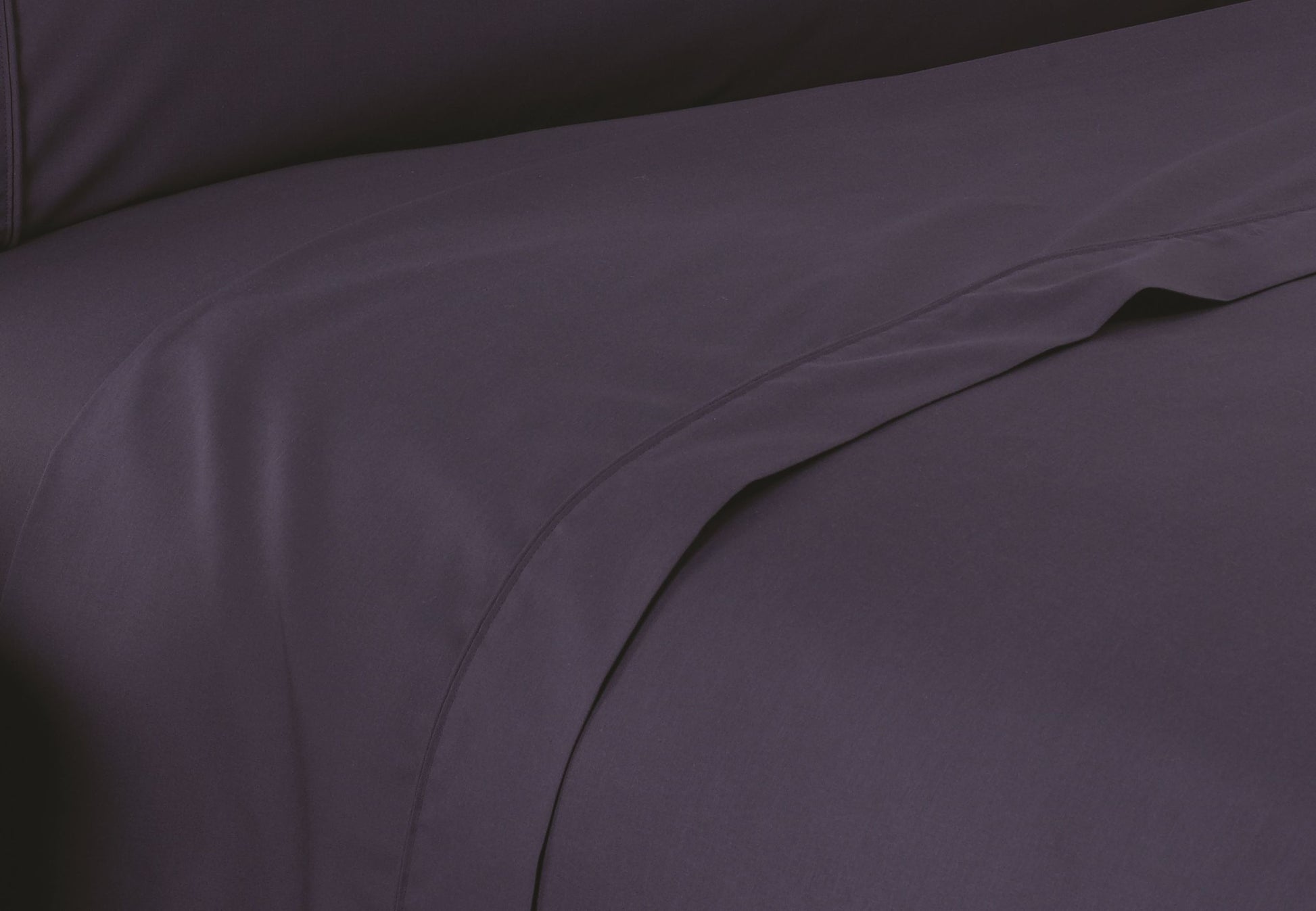martex-colors-sheets-navy-lifestyle-003-6-23-3000-px-4.jpg