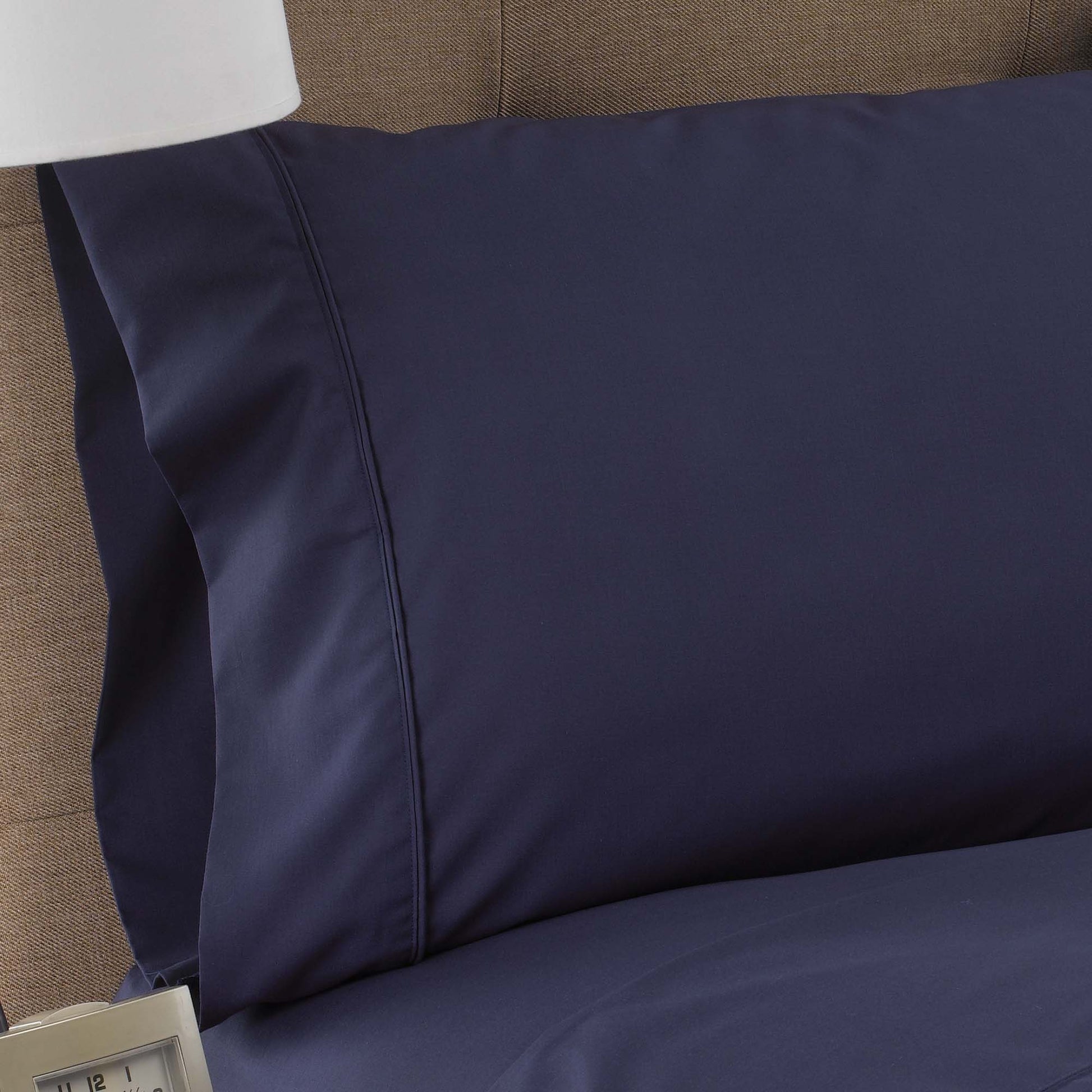 martex-colors-sheets-navy-lifestyle-webready-1.jpg