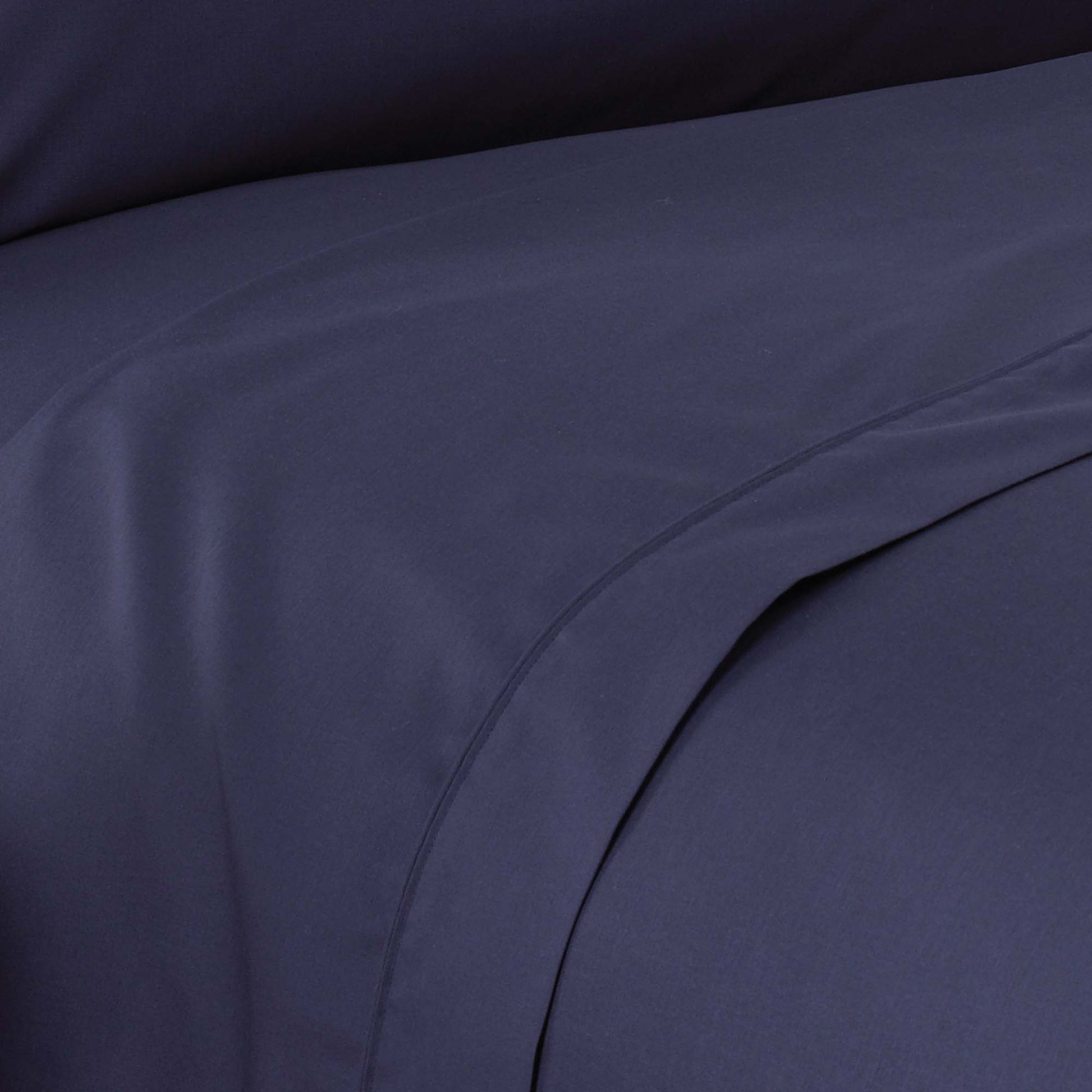 martex-colors-sheets-navy-lifestyle-webready.jpg