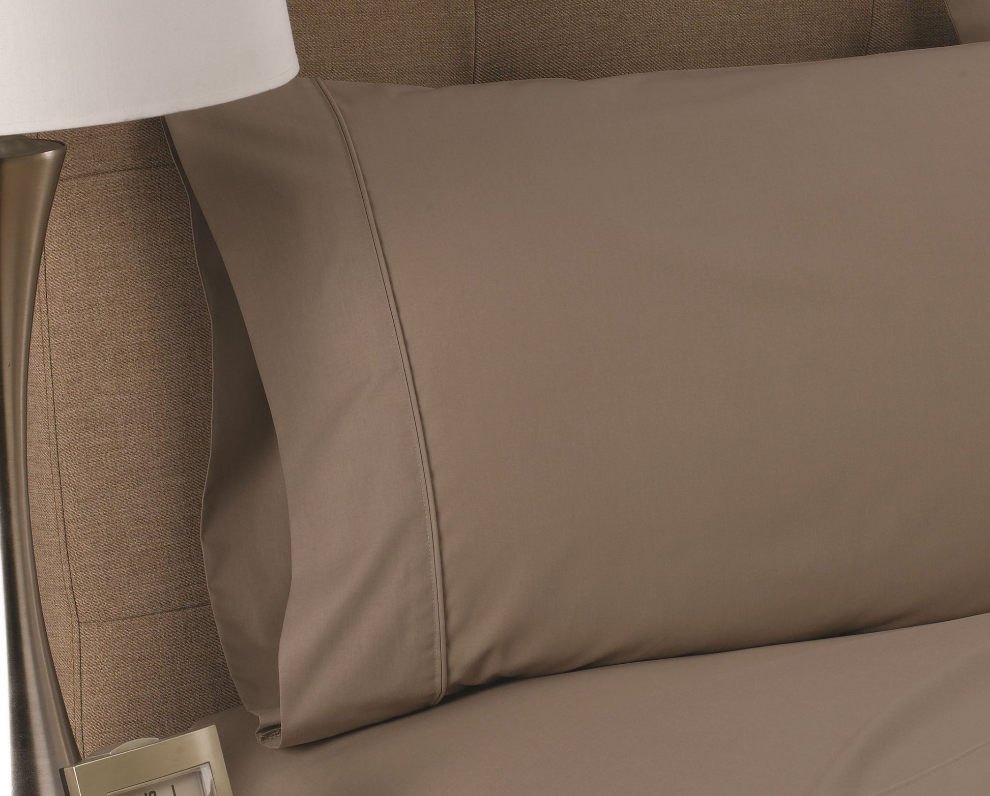 martex-colors-sheets-tan-lifestyle-002-6-23-3000-px-5.jpg
