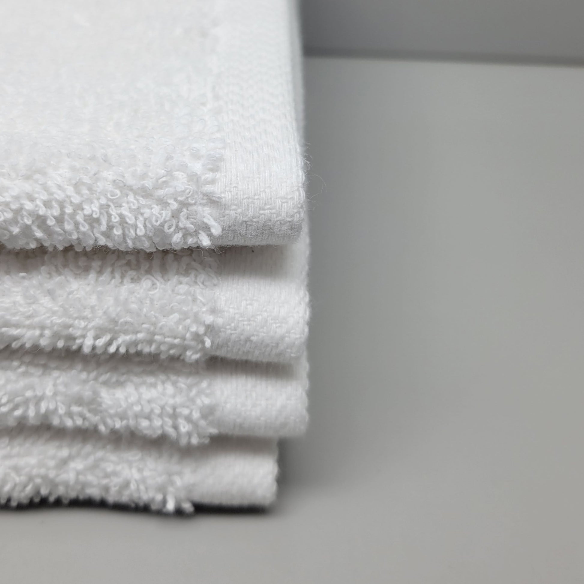 martex-fingertip-towel-hemmed-white-detail-001-6-23.jpg