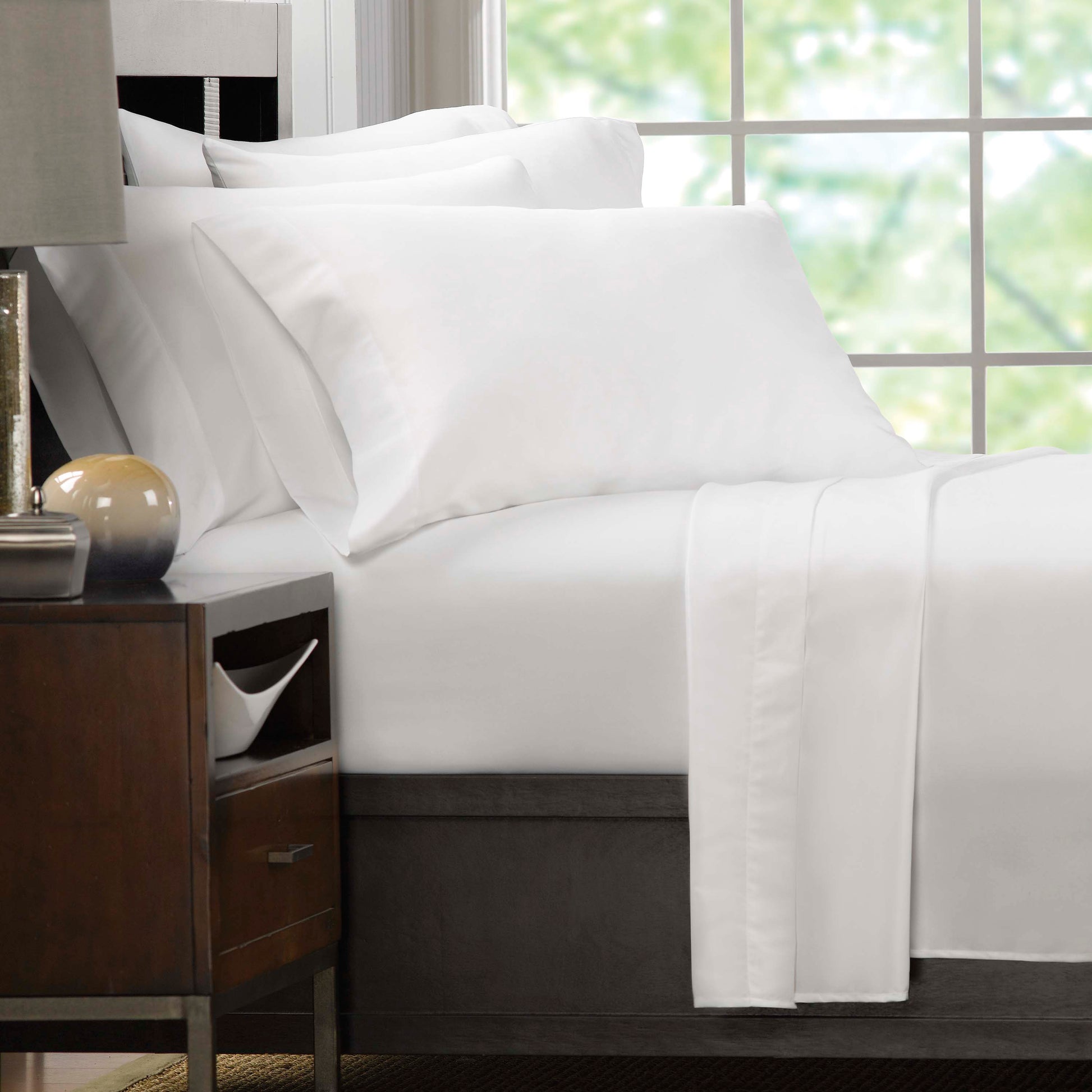 martex-ultra-touch-sheets-white-lifestyle-002-6-23-3000.jpg