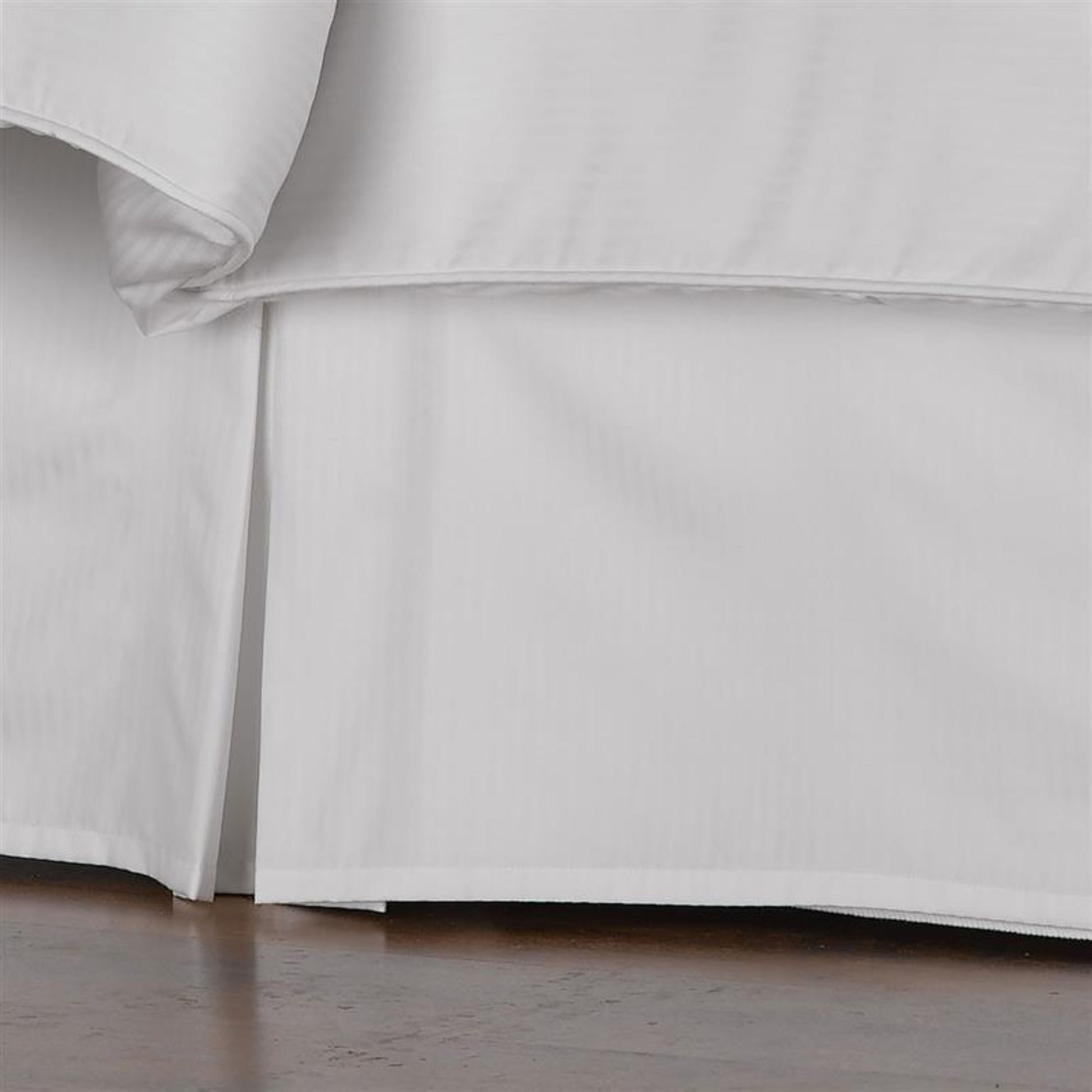 striped_bedskirts__06674.jpg